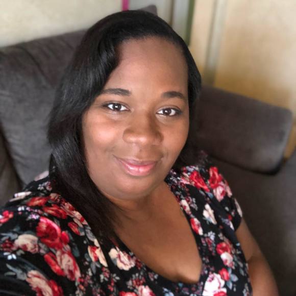 Meet your Posher, Danielle - Picture 1 of 1